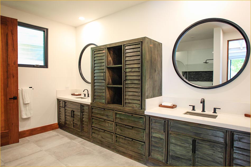 Master bathroom private en-suite with twin sinks, dresser and large walk in closet!