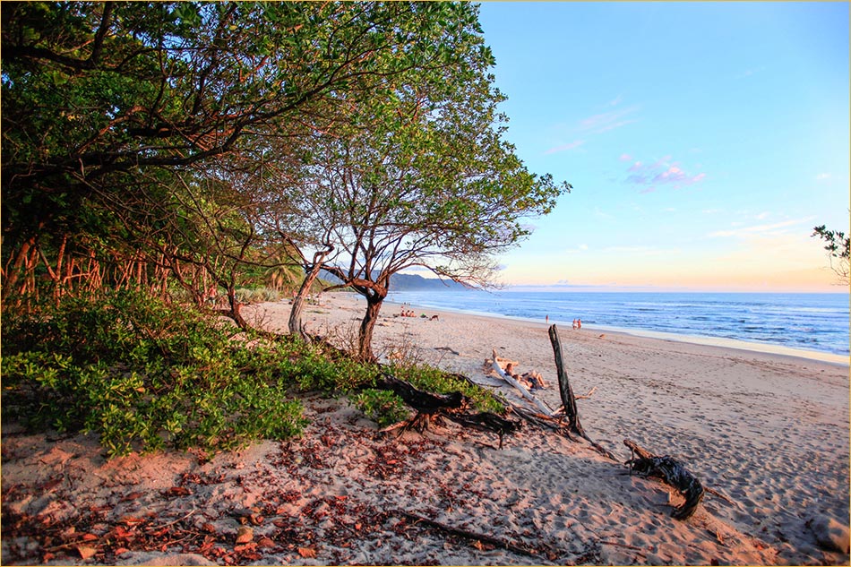 Unspoiled beaches of Costa Rica's Nicoyan Peninsula Mais Pal vacation rental by private owner.